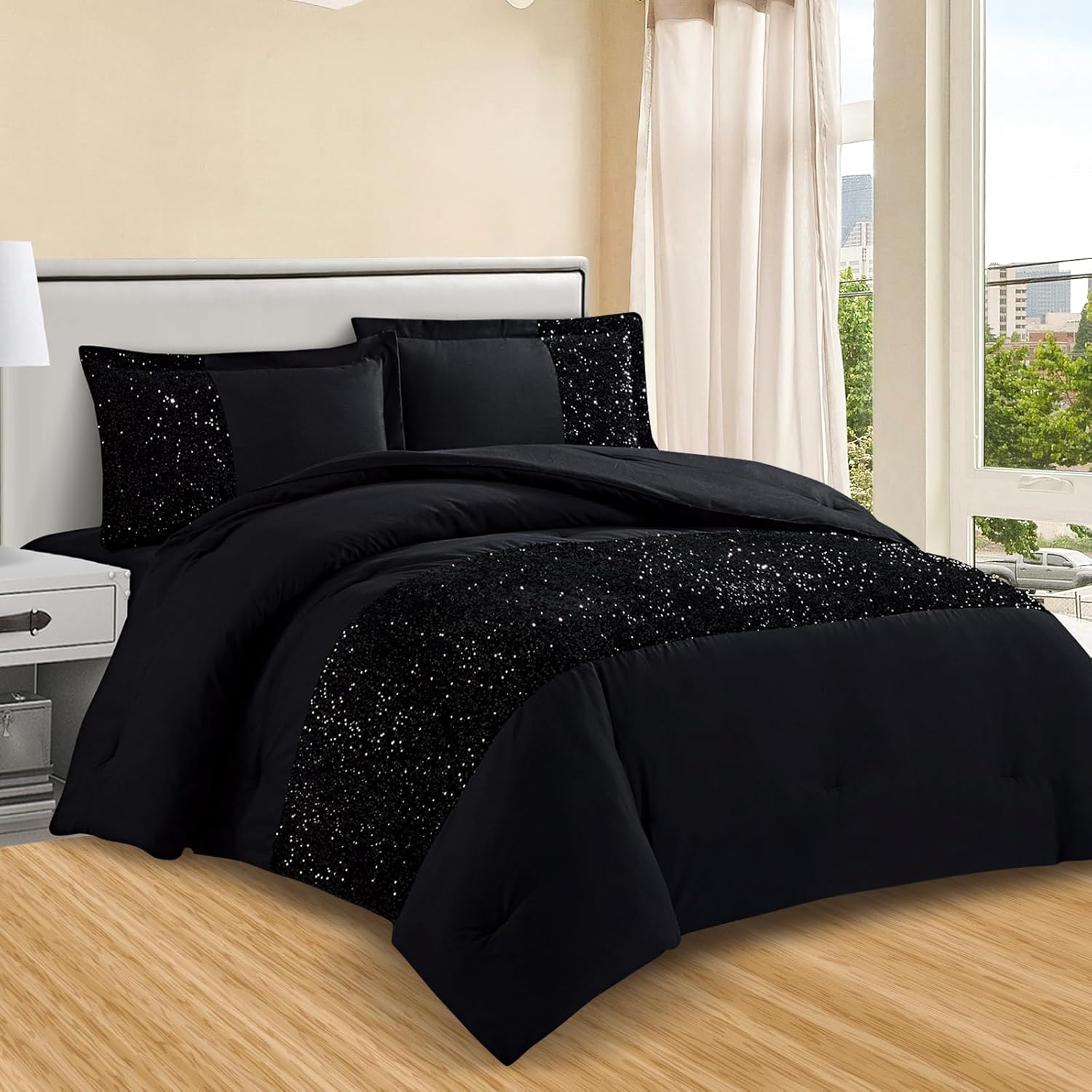 HOMELUX Bed Linen 180 x 200 cm 4-Piece Black, 240 x 260 cm Quilt with 2 Pillowcases 50 x 70 cm, Bed Linen Set with Sequin Accents, Made of Microfibre, Non-Iron and Wrinkle-Free(HL-4PCS07BS)